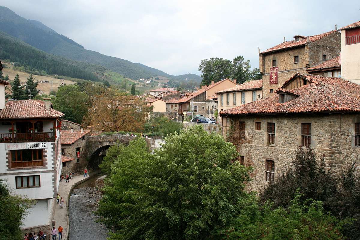 ruta por cantabria de 4 días furgoneta